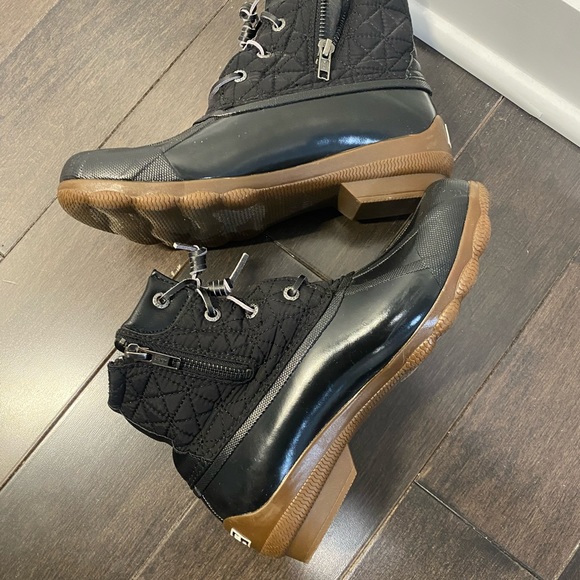 Sperry waterproof boots in black with brown rubber sole, Size: 6.5 - Picture 6 of 10